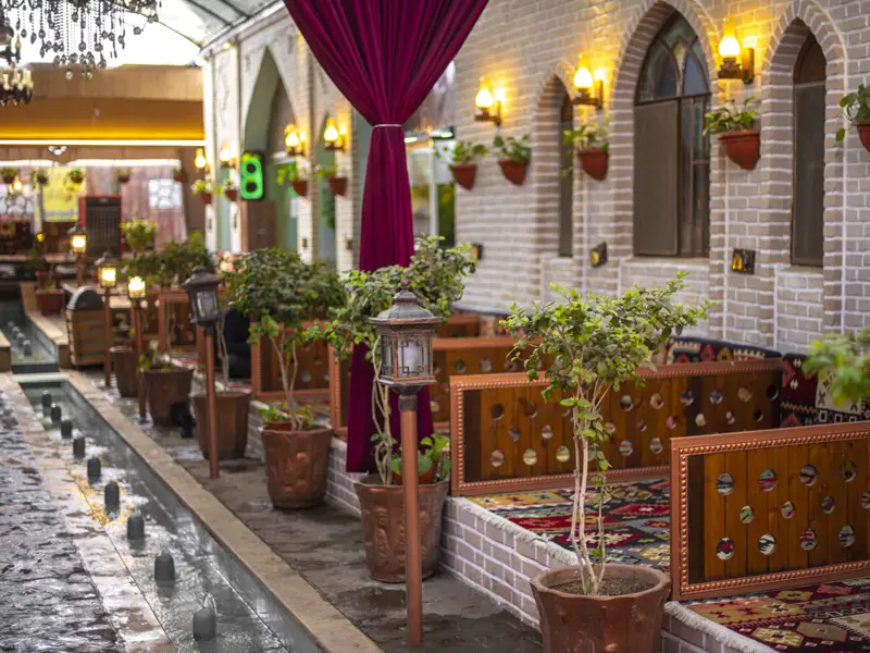 داخل رستوران