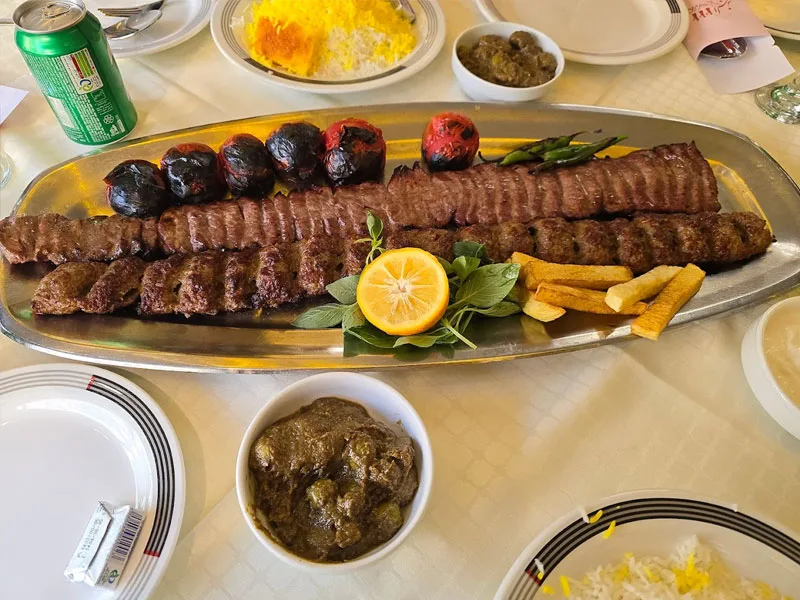 بهترین رستوران های مرکز شهر تهران؛ از ناهار کاری تا قرار عاشقانه