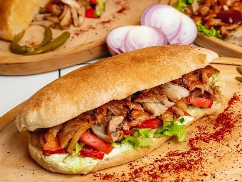 شباهت‌ها و تفاوت‌های شاورما و دونر کباب